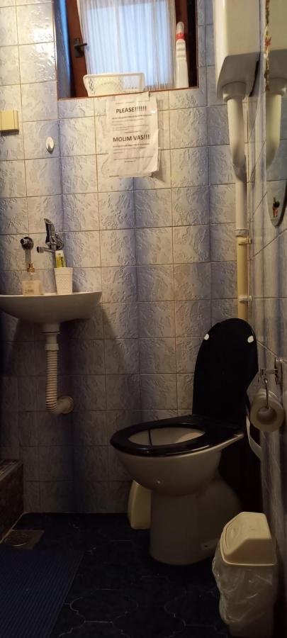 A Modest Place ベオグラード エクステリア 写真